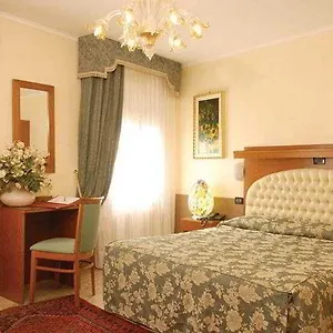Otel Il Moro Di, Venedik
